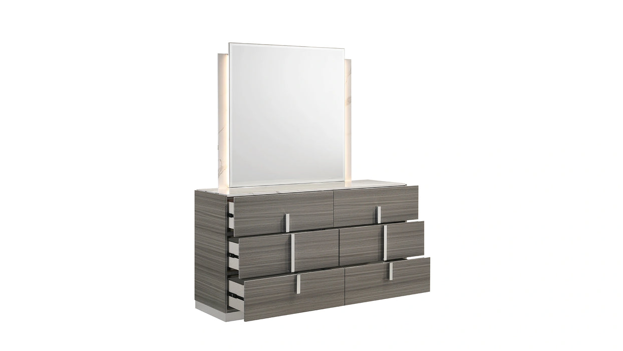 Altima Dresser