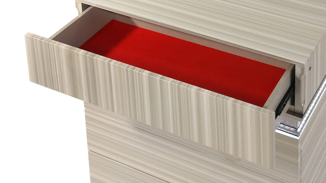 Leonor Chest