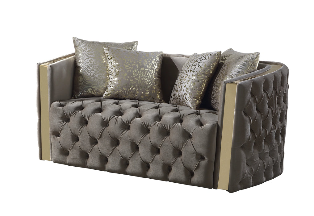 Naomi Loveseat