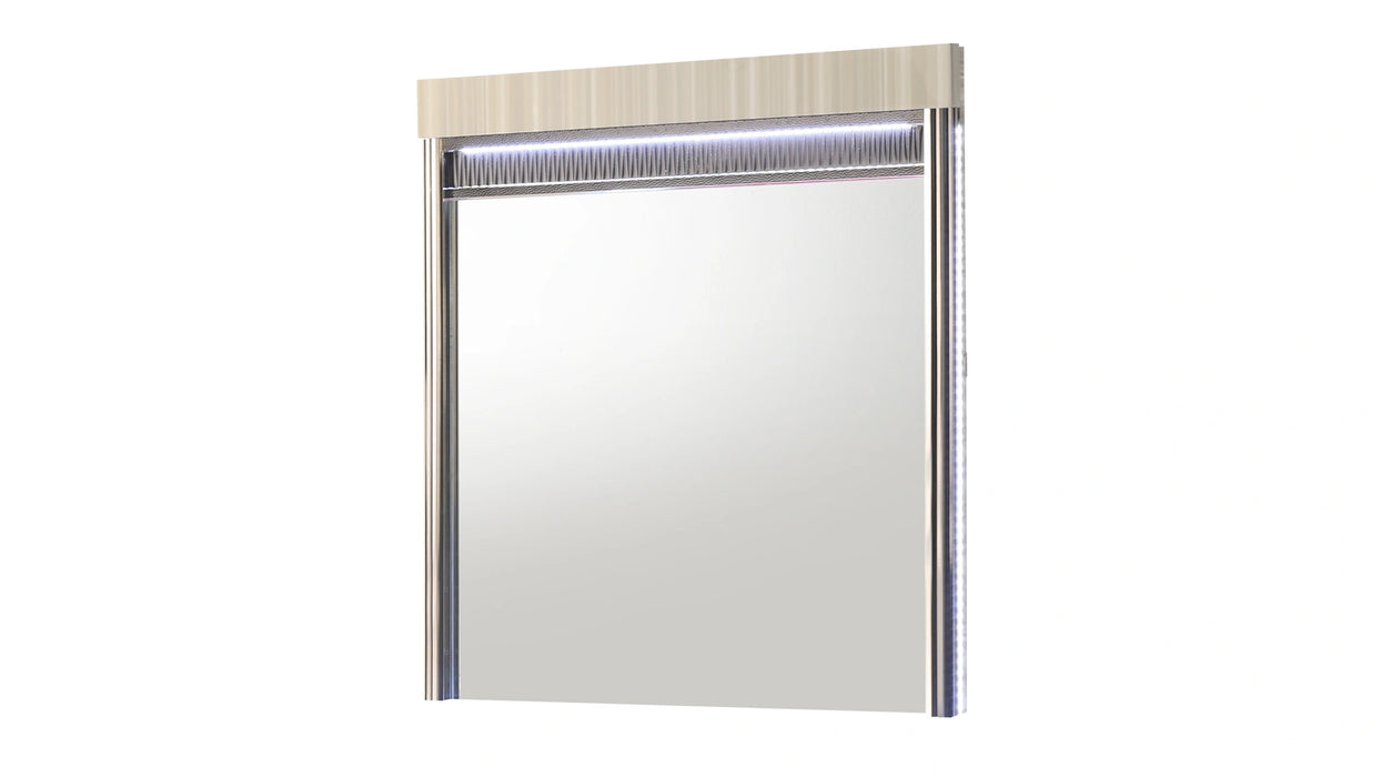 Leonor Mirror