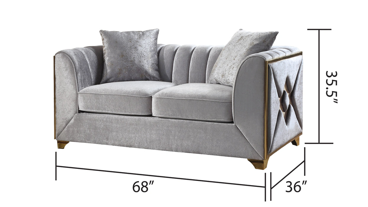Velencia Loveseat