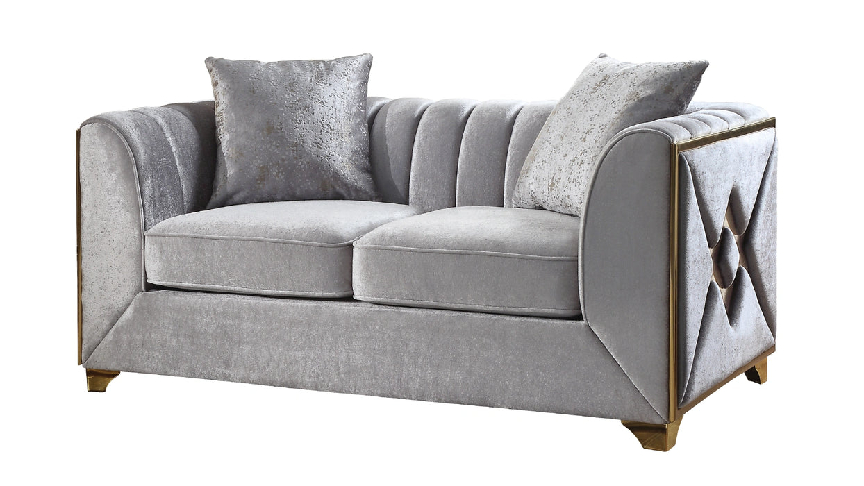 Velencia Loveseat
