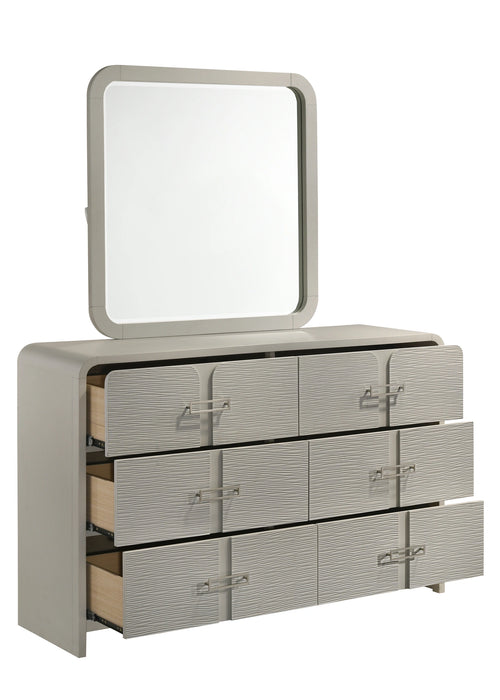 Aria Dresser
